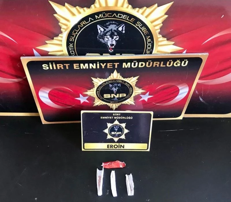Siirt’te şüpheli şahsın üst aramasında uyuşturucu ele geçirildi
