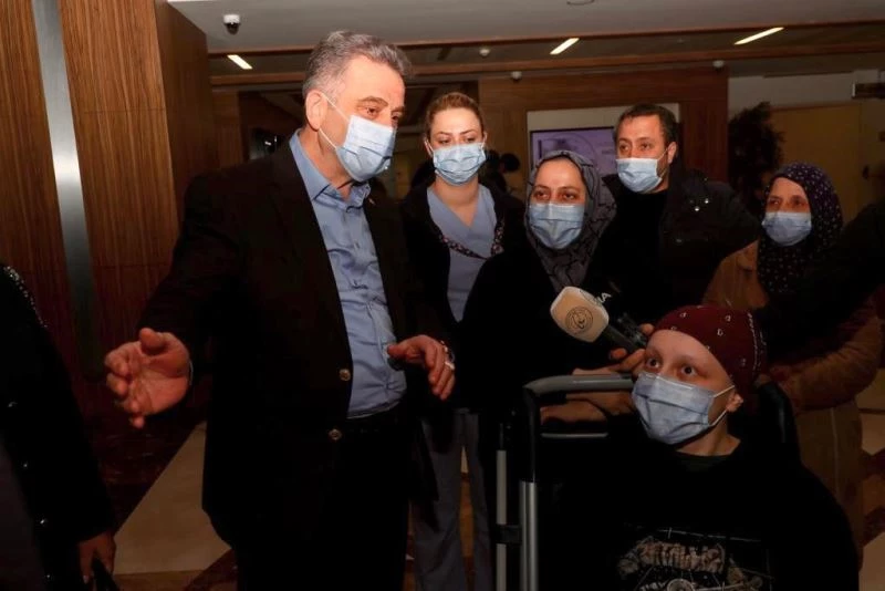 Bir yılı aşkın süredir hastanede tedavi gören Firdevs’in Ramazan davulcusu isteği gerçek oldu
