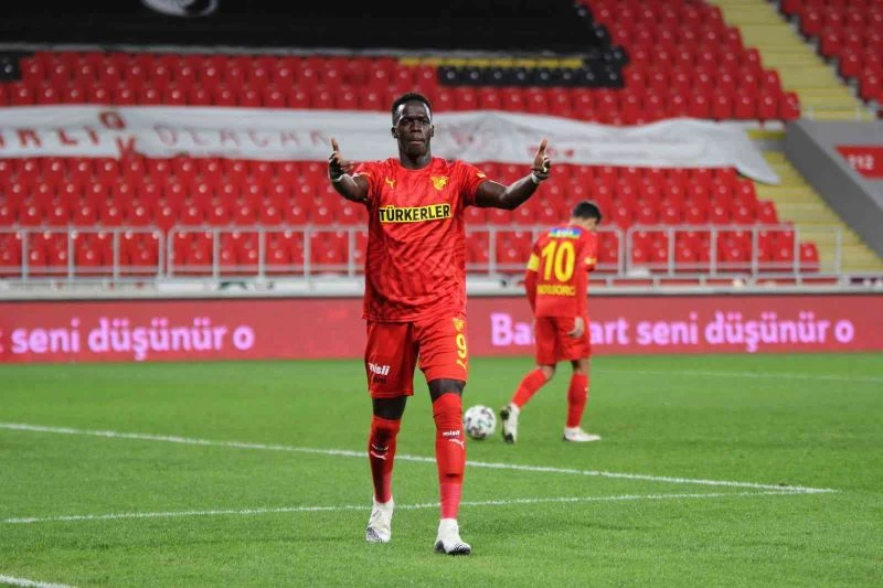Göztepe’de Ndiaye Çin yolcusu
