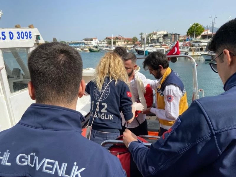 Yunanistan unsurlarınca geri itilen 25 göçmen kurtarıldı
