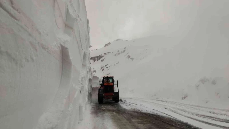 Tünelin ucu göründü
