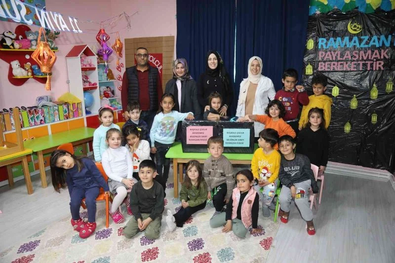 Minik ellerin hazırladığı yardım kolileri ihtiyaç sahiplerine ulaştırıldı
