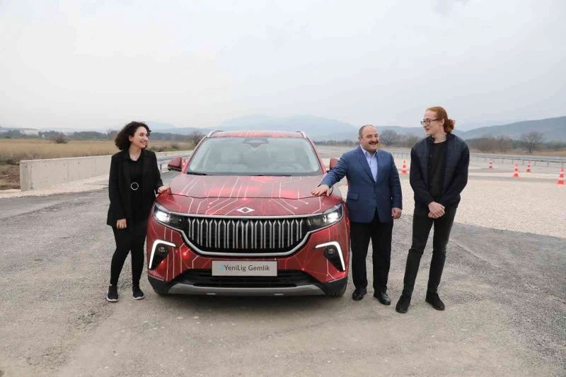 Rektör Kılavuz, Bakan Varank ile TOGG’un test sürüşüne katılan öğrencileri ağırladı
