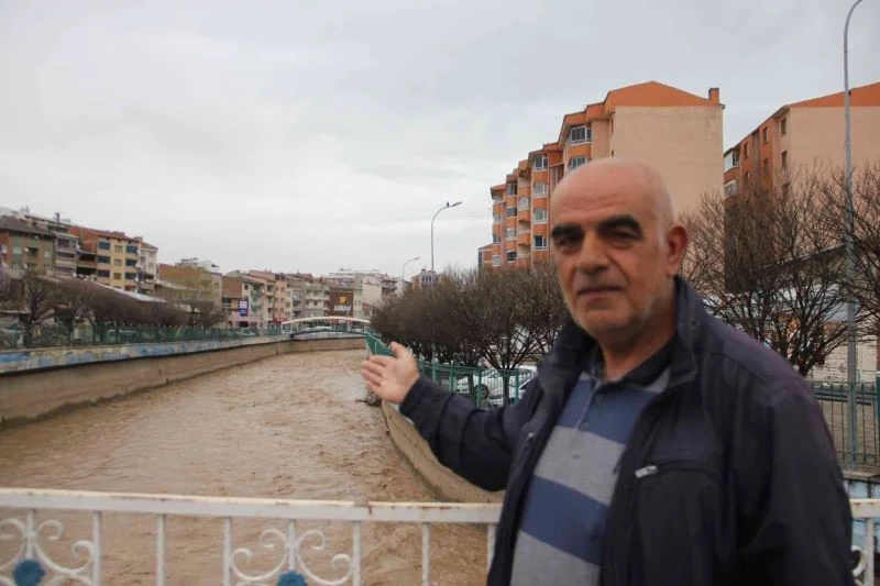 Oltu Çayının debisi yükselmeye başladı
