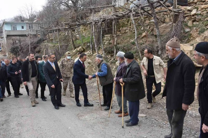 Siirt Valisi Hacıbektaşoğlu, Şirvan ilçesinde incelemelerde bulundu

