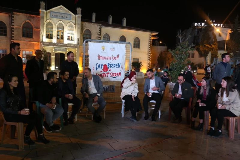 AK Partililer gençlerle bir araya geldi
