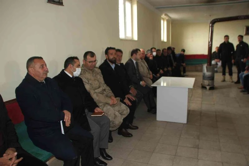 Malazgirt Kaymakamı Demirer’in köy ziyaretleri sürüyor
