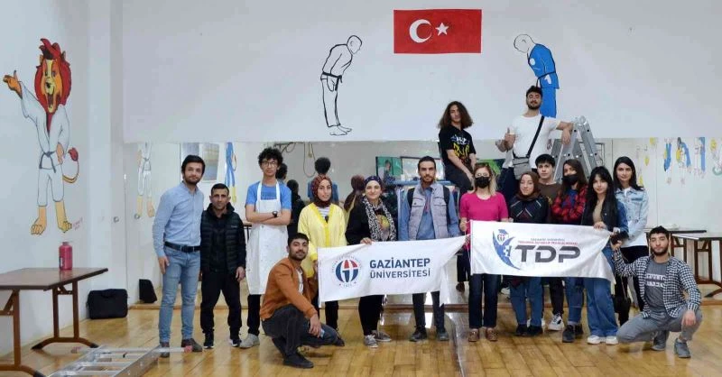 Judo teknikleri duvarlara resmedildi
