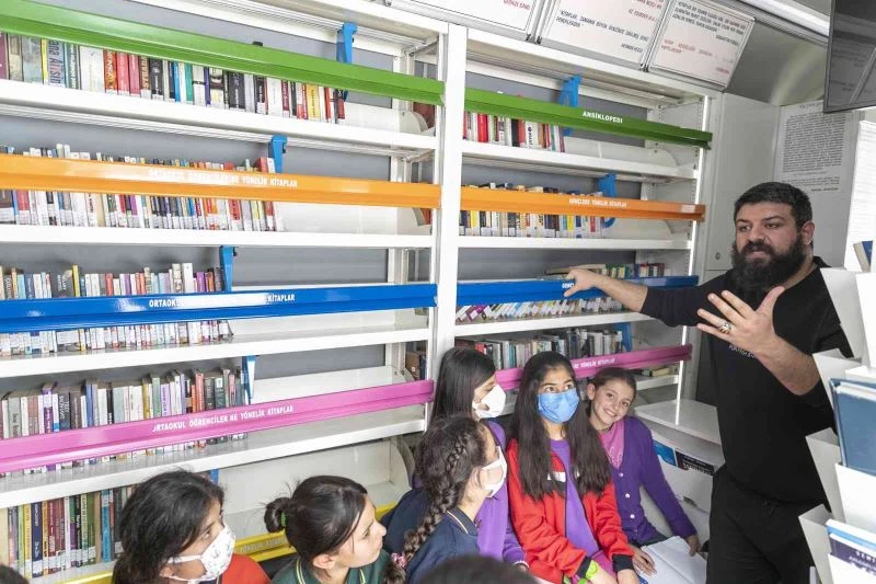 Yenice Kurs Merkezindeki öğrenciler ’Kitobüs’le tanıştı
