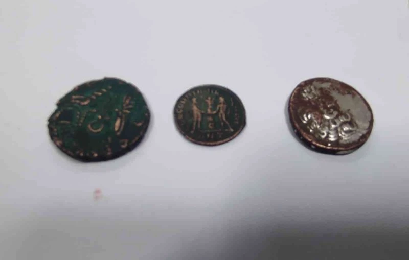 Siirt’te 3 adet tarihi eser niteliğinde sikke ele geçirildi
