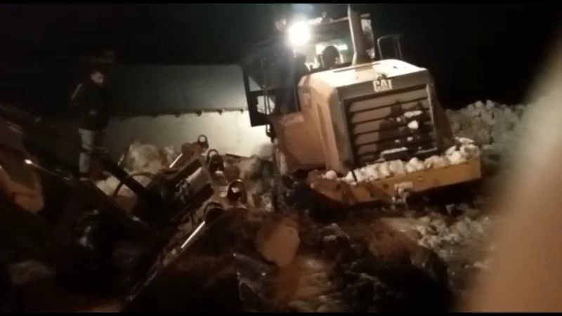 ESKİ ekipleri gece yarısı su arızasını giderdi
