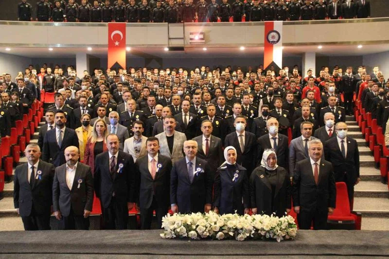 İzmir’de ’Polis Cemil Efendi’ belgeseli gösterimi yapıldı
