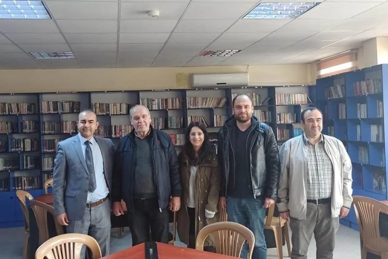 Emekli maaşıyla okul kütüphanesine bağışta bulunmaya devam ediyor
