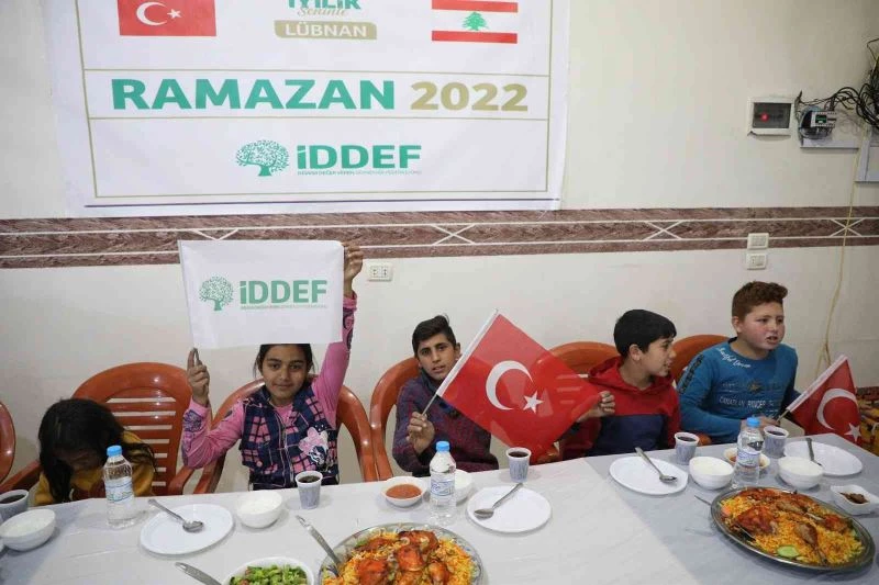 Mülteci kampındaki yetim kız hayaline kavuştu
