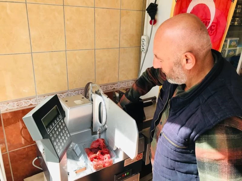 Bayburt’ta pastırmanın kilosu 350 lira
