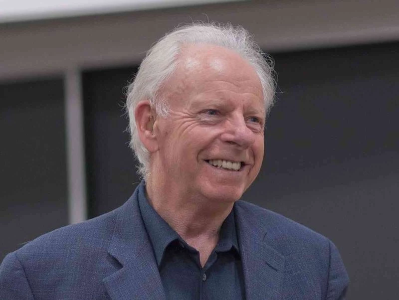 Dr. Tony Bates ile koronavirüs sonrası açık üniversitelerin rolü ve geleceği konuşuldu
