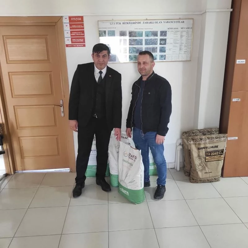 Tekirdağ’da 10 üreticiye hibrit ayçiçeği tohumu dağıtıldı
