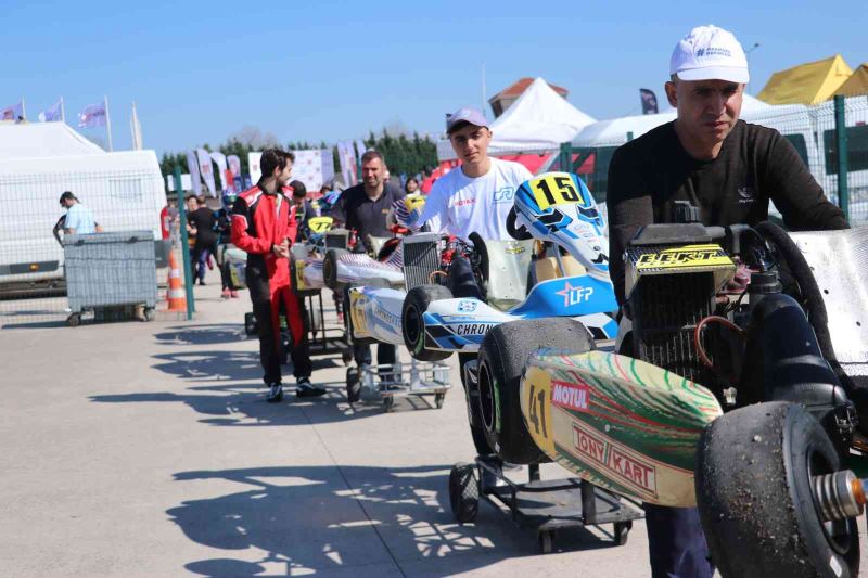 Kocaeli’de karting şampiyonasının ilk ayağı tamamlandı
