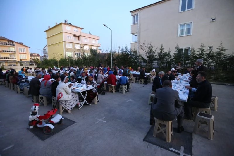 Romanlar Günü’nde iftarda buluştular

