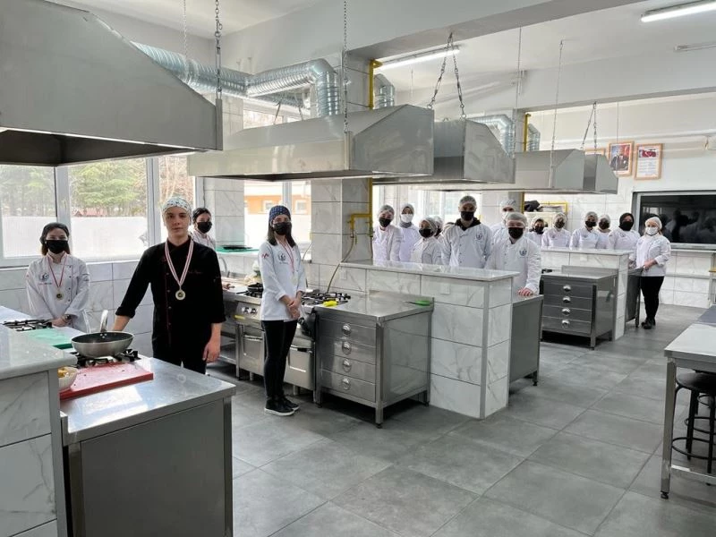 Geleceğin aşçıları modern mutfaklarda yetişiyor
