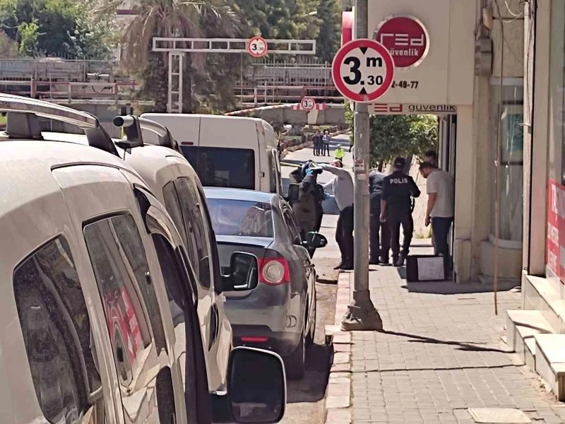 Nazilli’de şüpheli paket fünye ile patlatıldı
