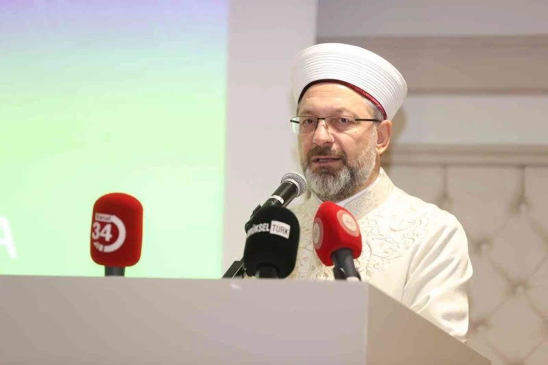 Erbaş: “Yardımlaşmanın, dayanışmanın, paylaşmanın en büyük vesilesi vakıf medeniyetidir”
