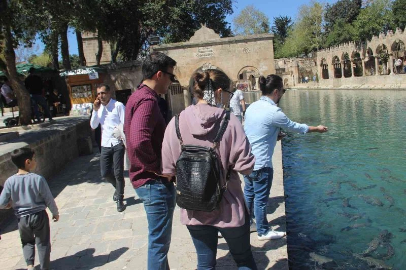 Ramazan ayında Balıklıgöl ziyaretçi akınına uğruyor
