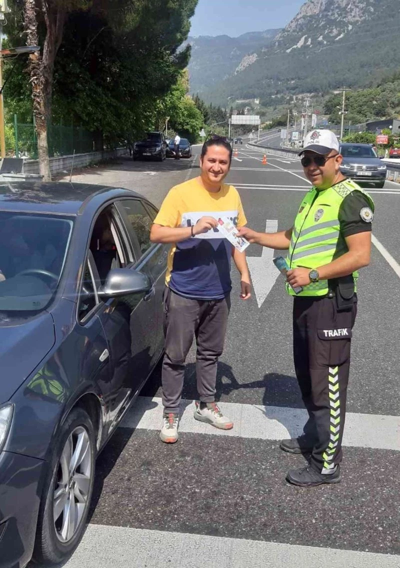 Muğla’da tatilciler hem uyarıldı, hem broşür dağıtıldı
