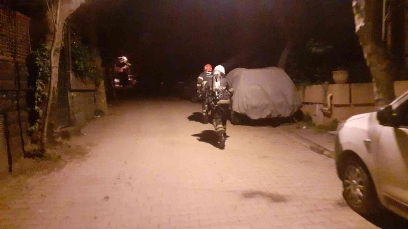 Hatalı parklar engel olunca itfaiye erleri adresi koşarak buldu
