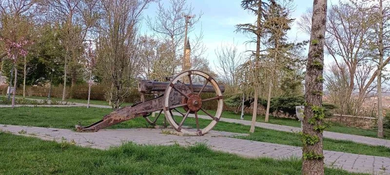 Tarihi höyükteki sahra topu Ramazan ayının ve kentin sembolü
