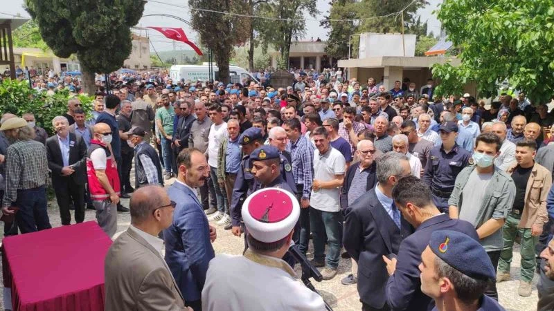 Şehit Teğmen İsmail Can Akdeniz son yolculuğuna uğurlanıyor
