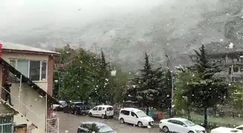 Mayıs karı, 3 bin rakımlı Karabet Geçidi’nde etkili oluyor
