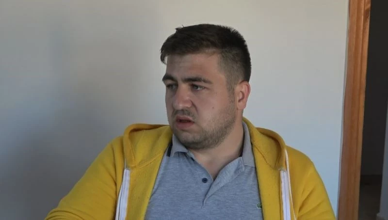 Köprüsü yıkılan çay üzerine yaya geçidi yapmak isterken sel sularına kapıldı
