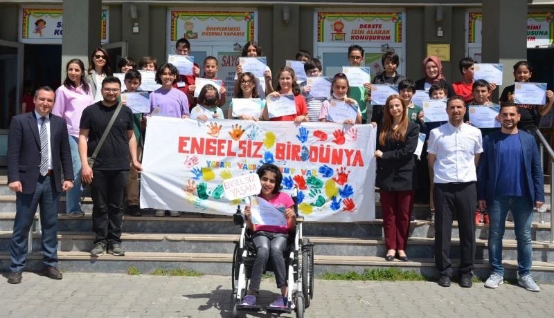 Öğrenciler, öğretmenleriyle birlikte engelsiz dünya için robotik ürün geliştirdi
