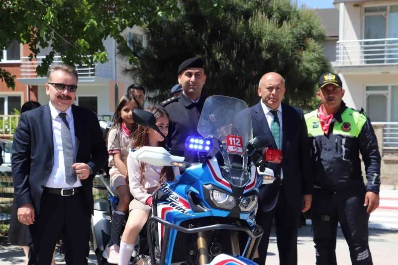 Edremit’te Trafik ve İlkyardım Haftası kutlandı
