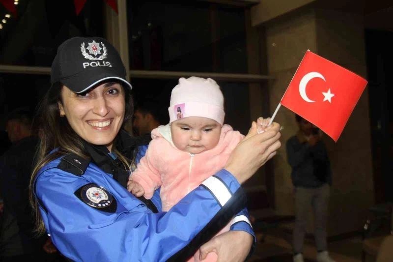 Ukrayna’dan tahliye edilen Ahıska Türklerinin ikinci kafilesi de Elazığ’a geldi
