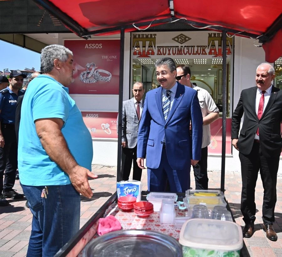 Vali Dr. Erdinç Yılmaz, Esnafları Ziyaret Etmeye Devam Ediyor
