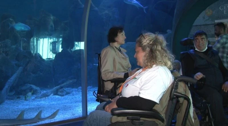 Avcılar Belediyesi’nden 600 engelli vatandaşa akvaryum gezisi
