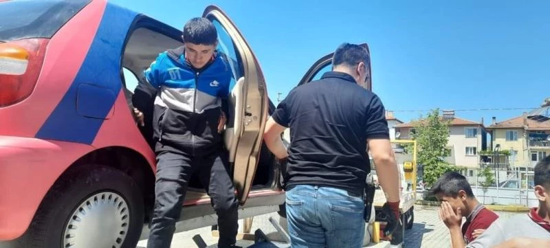 Emniyet kemerinin önemi simülasyon aracıyla anlatıldı
