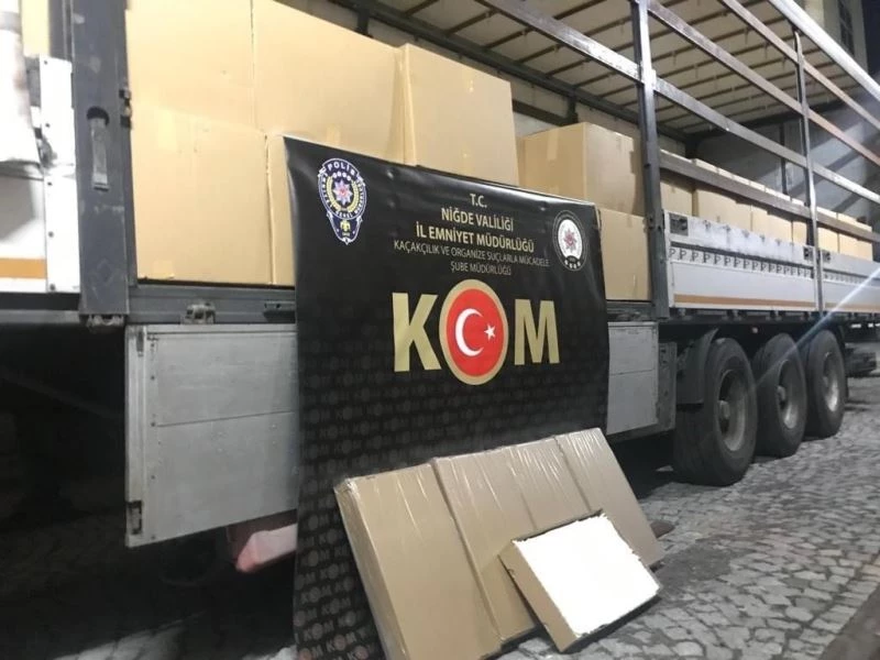 Niğde’de 4 milyon 950 bin adet kaçak makaron ele geçirildi
