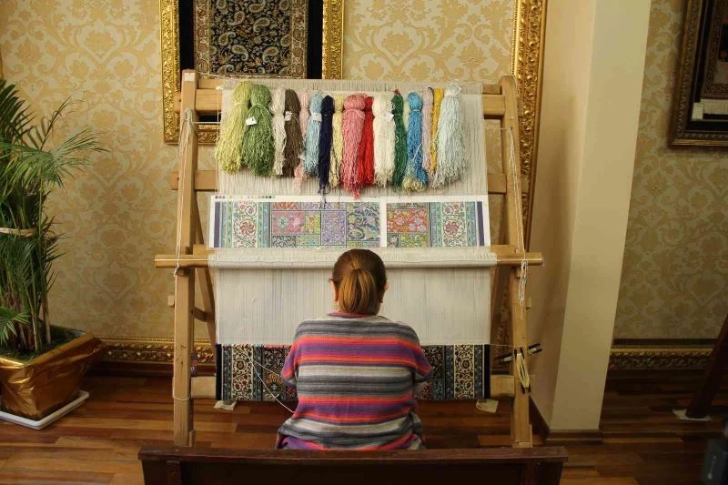 13 yaşında tanıştığı dokuma tezgahını 39 yıldır bırakmıyor
