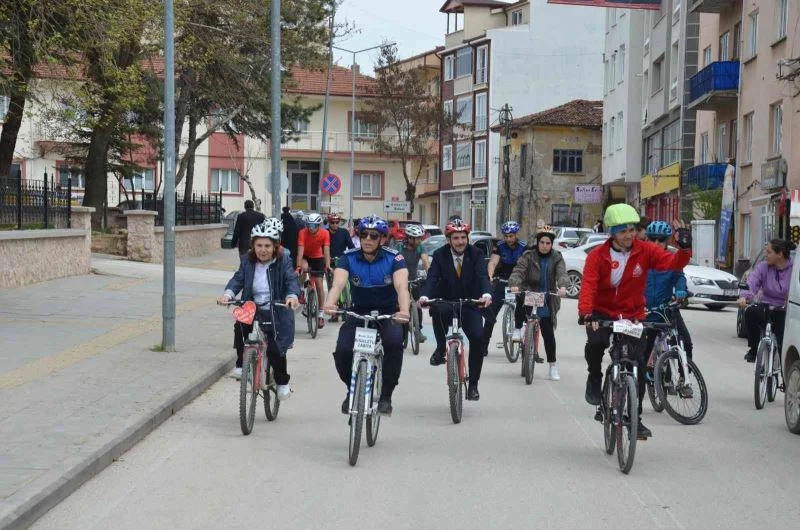 Bilecik’te pedallara bisikletli ulaşımı artırmak ve temiz çevre için basıldı
