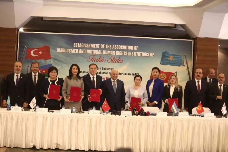 Binali Yıldırım: “550 milyar dolar ticaretin sadece 2,8’i kendi aralarında dönüyor”
