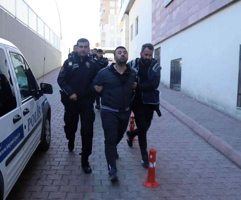 Uyuşturucu şüphelisi: “Kimseyi dövemiyoruz artık. Narkotiğe şikayet ediyorlar hemen bizi”
