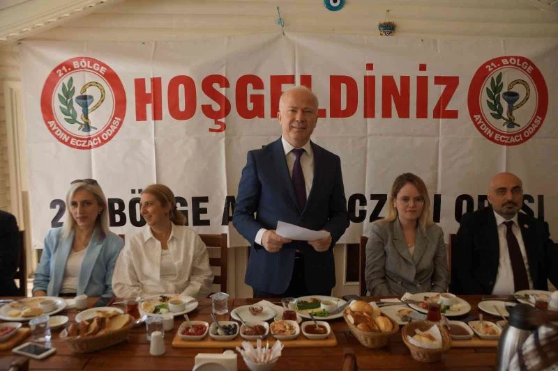 Aydınlı eczacılar günlerini kutladı
