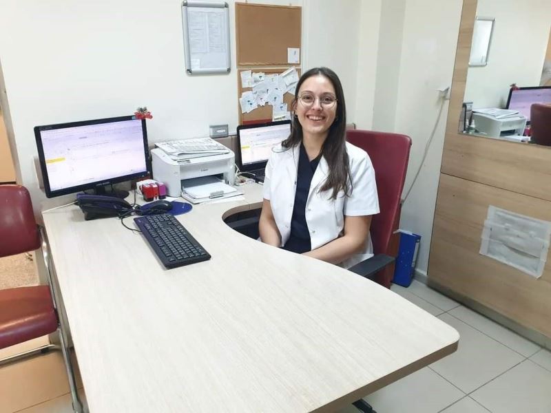 Şuhut Devlet Hastanesi’ne Diş Hekimi Dr. Büşra Bilik atandı
