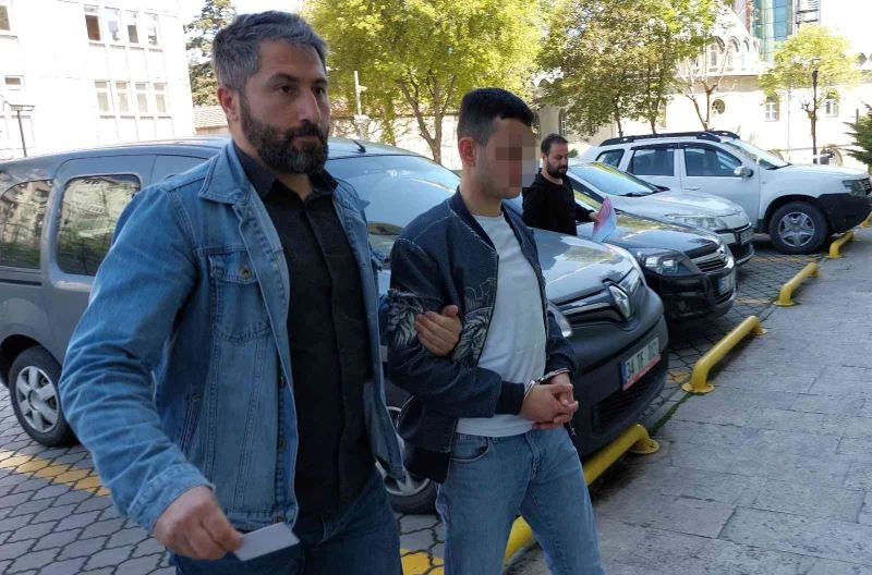 ’Kız arkadaşıyla gezdiği’ gerekçesiyle bir kişiyi vuran genç tutuklandı
