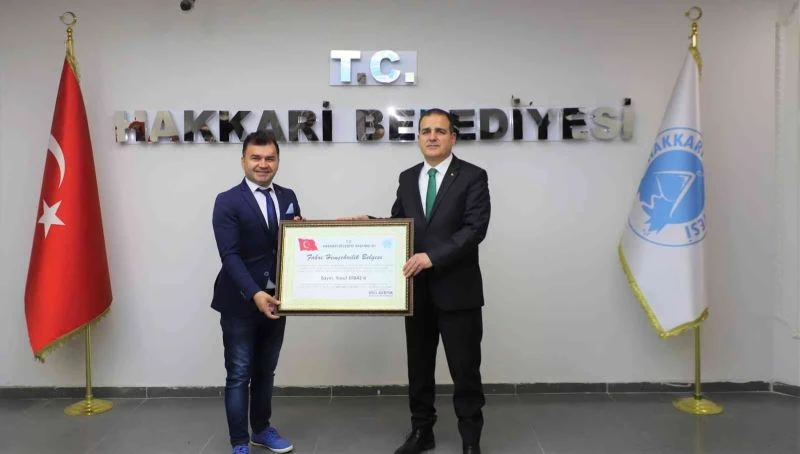 “By Sempatik” Hakkarililerden fahri hemşehrilik belgesi aldı
