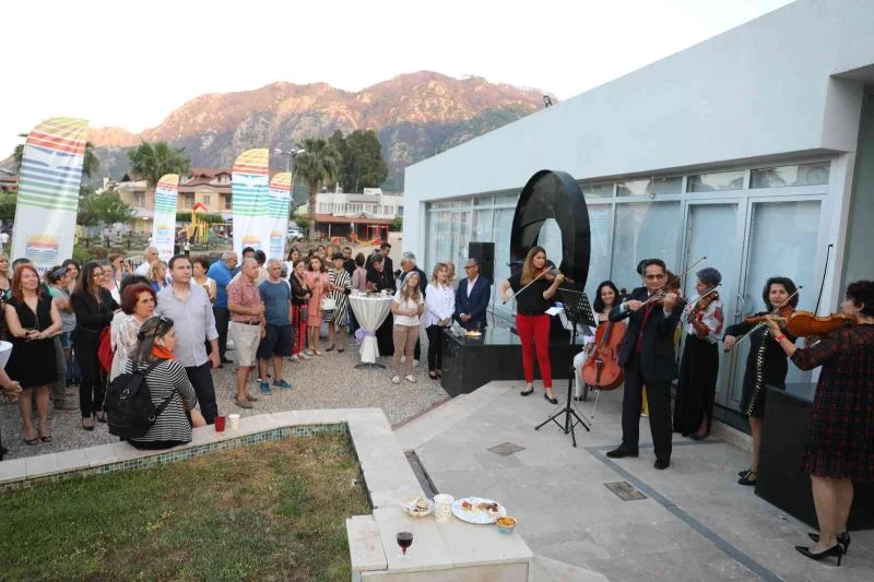 Marmaris İçmeler Sanatevi kapılarını sergiyle açtı
