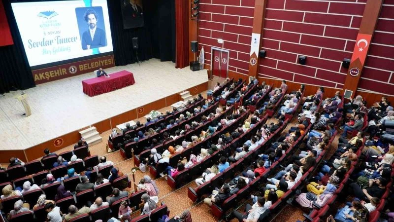 Akşehir’de Serdar Tuncer’le muhabbet ve şiir dolu gece
